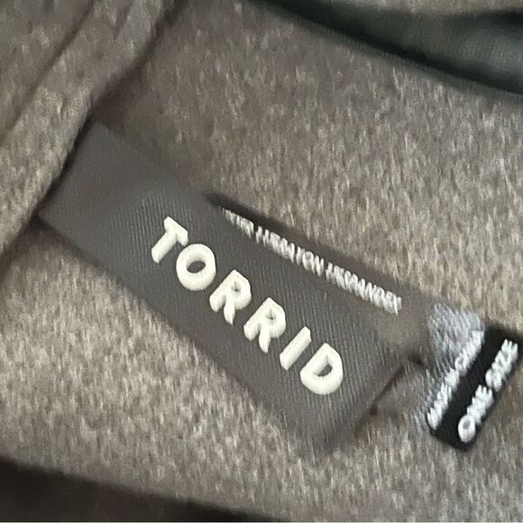 Torrid Gray Marled Knit Cape Poncho with Faux Leather Trim One Size - Picture 6 of 7